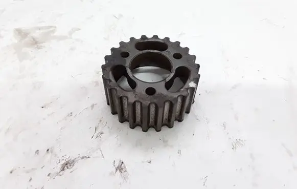 Volkswagen PASSAT B7 Fuel pump gear (pulley) 03L130111E