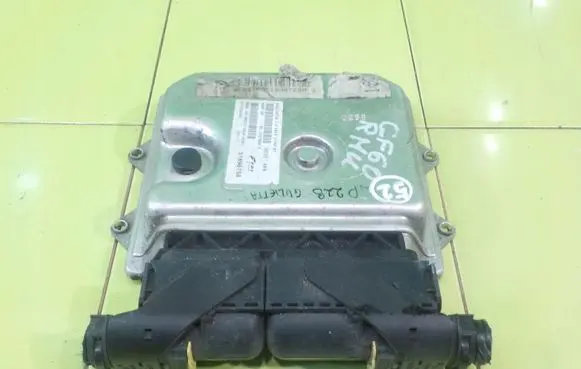 Alfa Romeo Giulietta Engine control unit/module 51896758