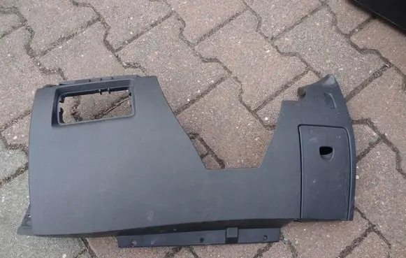 Renault Clio III Dashboard lower bottom trim panel 8200475684