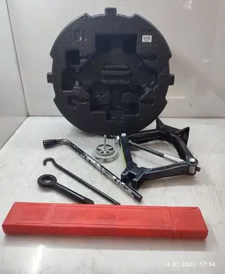 KIA Optima Tool set 091492T400
