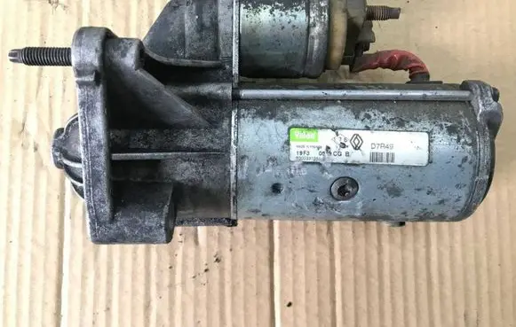 Renault Laguna II Starter motor D7R49 8200331292