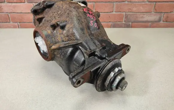 BMW X5 E70 Rear differential 7590913 7590914