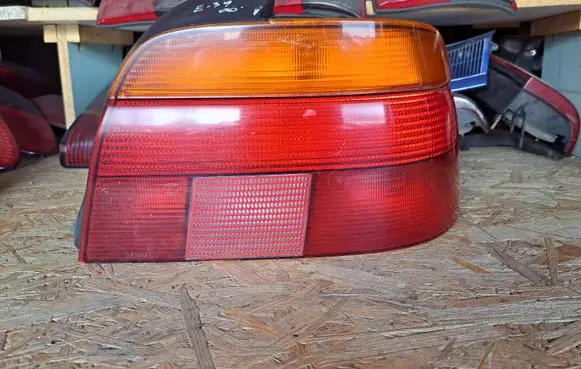 BMW 5 E39 Rear/tail lights 8358032 2VP00724002