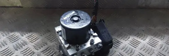Ford Focus ABS Pump 10096101943 BV612C405AJ