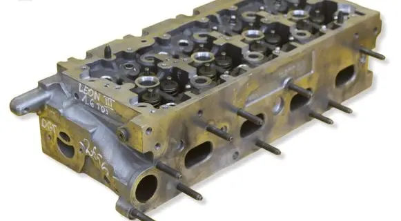 Seat Leon (5F) Engine head 04L103373E 04L103064F