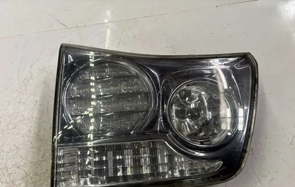 Lexus RX 330 - 350 - 400H Tailgate rear/tail lights 
