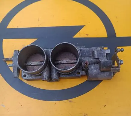 Opel Sintra Throttle valve 90529036