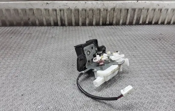 Mazda 5 Loading door lock 