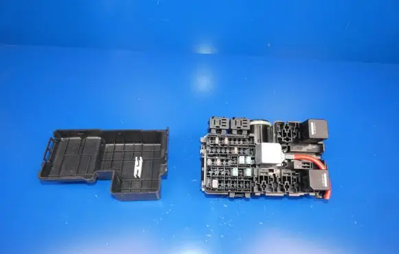 Volvo S60 Fuse module 31384034 K067R 0680201