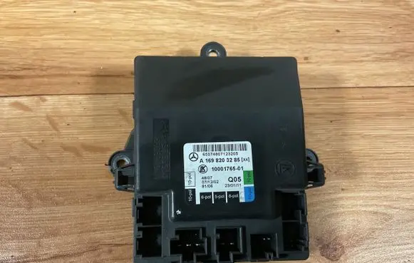Mercedes-Benz B W245 Door control unit/module A1698203285 1000176501 65074807123205