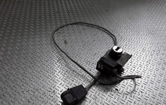 Audi A8 S8 D2 4D Front door lock (next to the handle) 