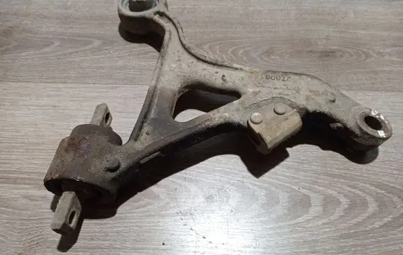 Volvo S60 Front lower control arm/wishbone 30760814