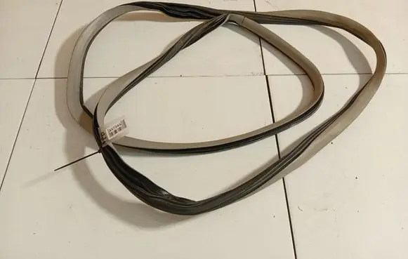 Cadillac SRX Rubber seal front coupe door 