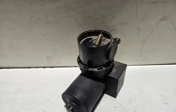 Audi 80 90 B3 Central locking vacuum pump 