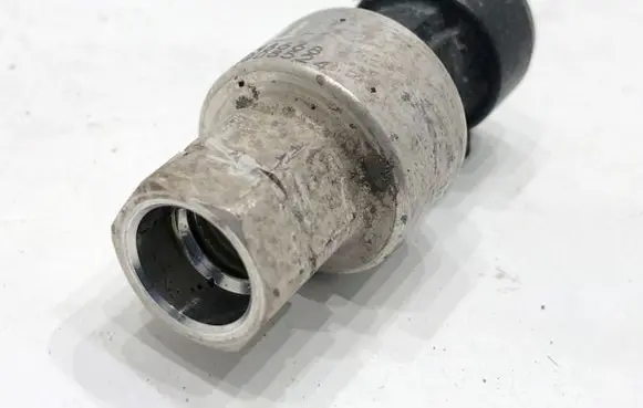 Alfa Romeo Stelvio Air conditioning (A/C) pressure sensor 670038668
