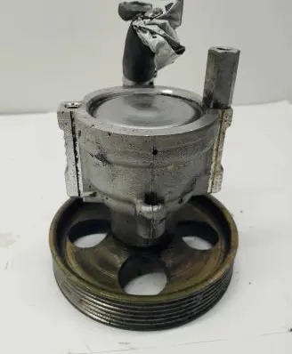 Peugeot 206 Power steering pump 9637000980