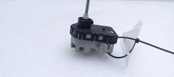 Suzuki SX4 S-Cross Headlight level adjustment motor 