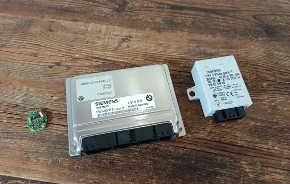 BMW 3 E46 Engine control unit/module 7519308 7520502 6905668
