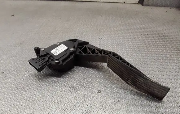 Opel Insignia A Accelerator throttle pedal 6PV00976500 13237352 131656