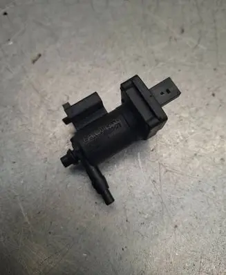 Mercedes-Benz C W203 Vacuum valve 2038000179