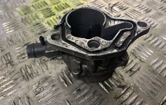 Renault Kangoo I Vacuum pump