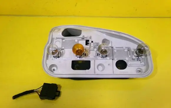 Opel Astra H Tail light bulb cover holder 417042R