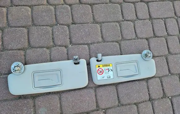 Opel Astra K Sun visor clip/hook/bracket 28TYS