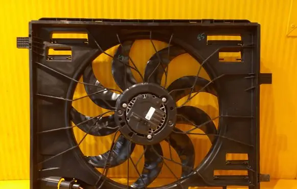 Mercedes-Benz E AMG W213 Electric radiator cooling fan A0999069004