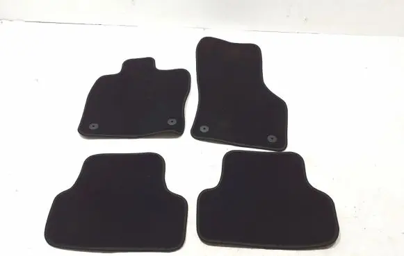 Volkswagen Golf VII Car floor mat set 
