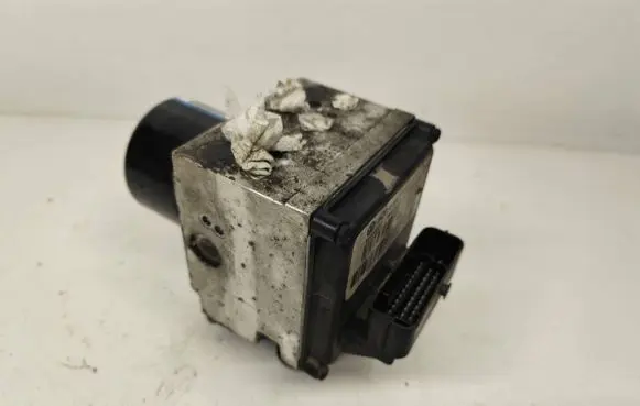 Volkswagen PASSAT B6 ABS Pump 3C0614109 16420501 16420301A