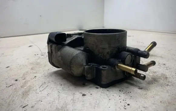 Audi A6 S6 C5 4B Throttle valve 078133062C