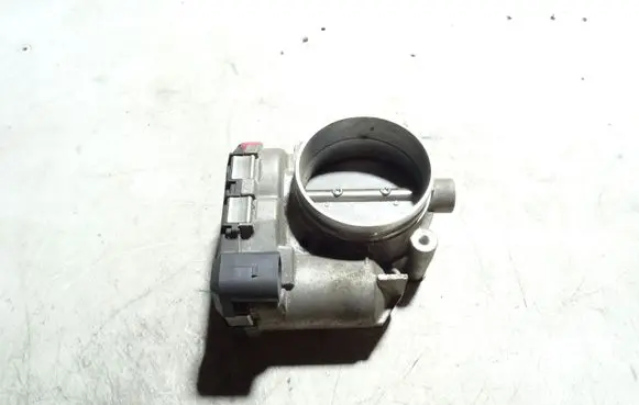 Audi A4 S4 B7 8E 8H Throttle valve 078133062C