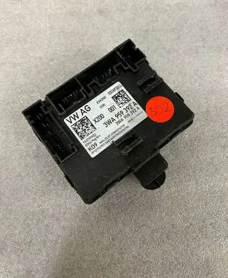 Volkswagen Golf VIII Door control unit/module 3WA959392A