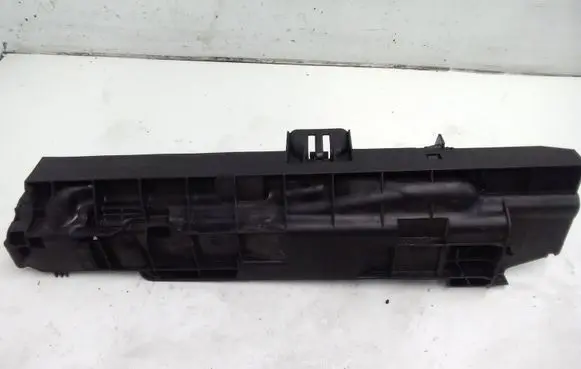 BMW 1 E81 E87 Radiator mount bracket 17107524914 11074810