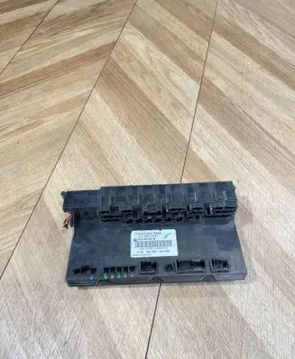 Mercedes-Benz E W211 Fuse module 2115451901 5DK00804730