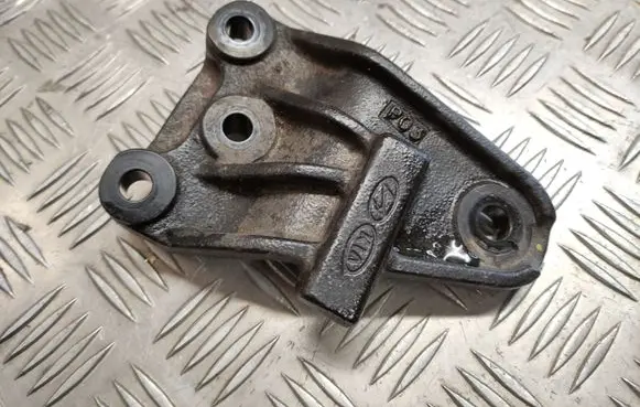 KIA Rio Engine mounting bracket
