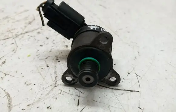 Mercedes-Benz E W211 Fuel pressure sensor 0928400604