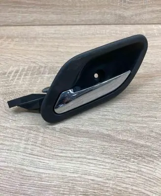 BMW 5 E39 Front door interior handle 8226049