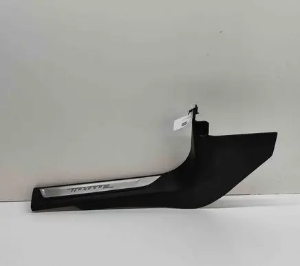Maserati Levante (A) pillar trim 670047749 670047750
