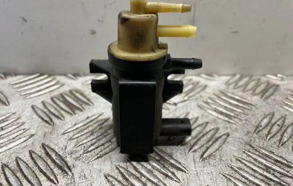 Mercedes-Benz C W204 Turbo solenoid valve A0091533128