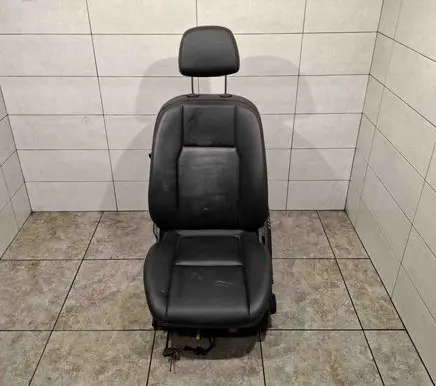 Mercedes-Benz C W204 Front driver seat 