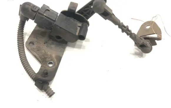 Headlight/headlamp level sensor