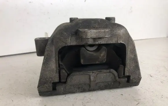 Volkswagen Golf IV Engine mount bracket 1J0199262