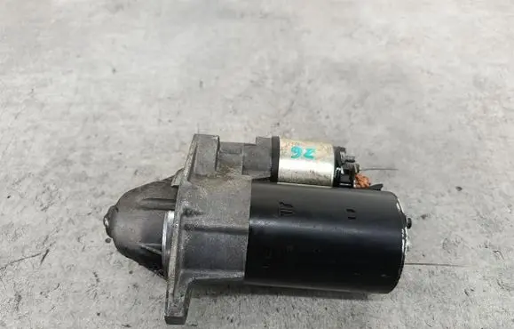 Opel Astra H Starter motor 0001107108