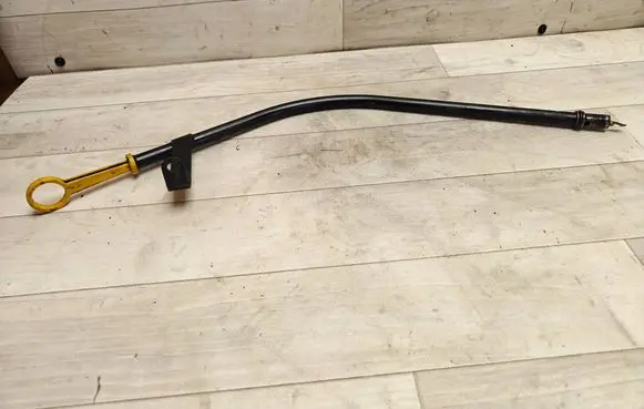 Chevrolet Cruze Oil level dip stick 