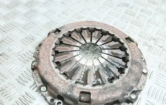 Toyota Avensis Verso Pressure plate 
