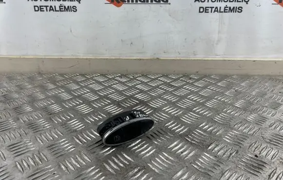 Mercedes-Benz E W211 Electric window control switch A2118211351