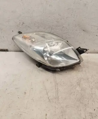 Toyota Yaris Headlight/headlamp