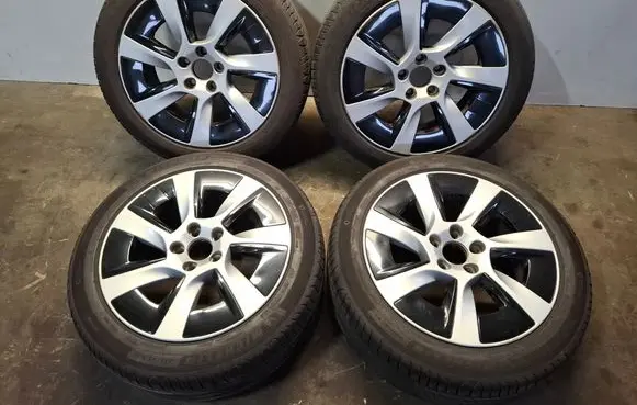 Volvo V60 R17 alloy rim 31381813