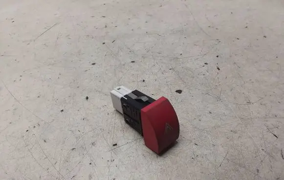 Skoda Octavia Mk2 (1Z) Hazard light switch 1Z0953235A